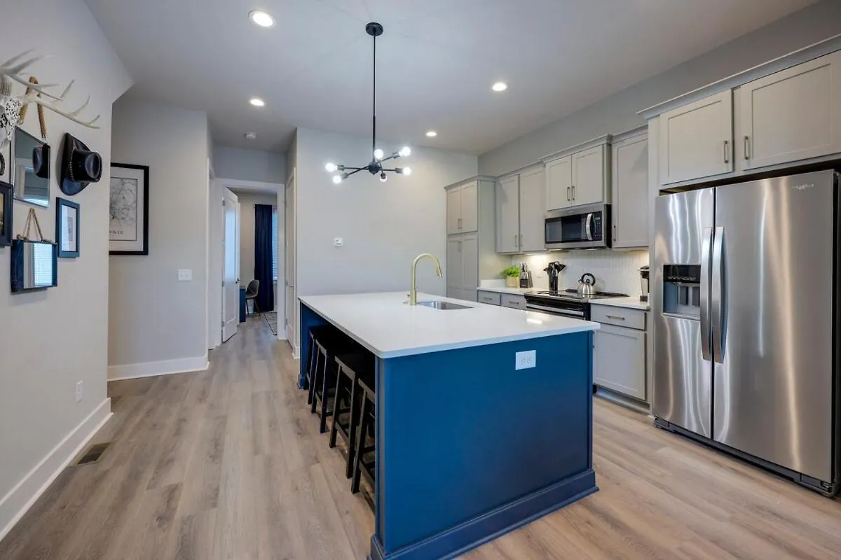 New Lux Townhome 6 Mins To Dt Rooftop Sleeps 12 Nashville United States