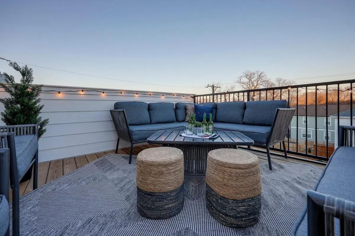 New Lux Townhome 6 Mins To Dt Rooftop Sleeps 12 Nashville 0*,  United States
